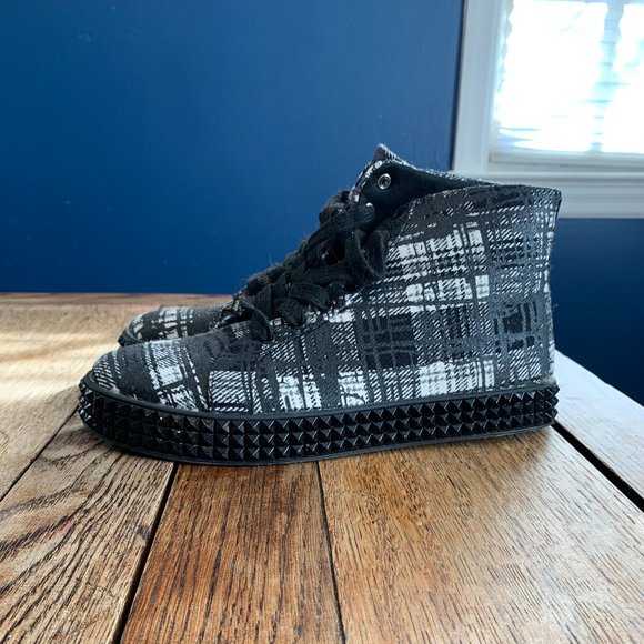 Shoedazzle Playground Print- High tops- Size 8.5 - Picture 4 of 9